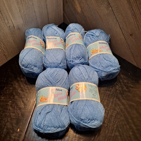 Bundle of 6 skeins, vintage,  NOS, Beehive Blue yarn - Picture 1 of 5